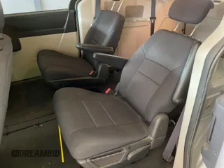 2010 Dodge Grand Caravan SE z VIN 2D4RN4DEXAR412152, wystawiony jako IAAI lot #42825395 z przebiegiem 93 398 mil mil oraz . Historia ofert i sprzedaży dostępna na DreamBid. Obrazek 33.