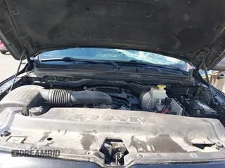 2019 Ram 1500 Laramie z VIN 1C6SRFJT1KN612909, wystawiony jako IAAI lot #42305653 z przebiegiem 105 018 mil mil oraz . Historia ofert i sprzedaży dostępna na DreamBid. Obrazek 10.