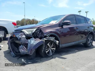 2018 Toyota RAV4 XLE z VIN 2T3WFREV2JW468231, wystawiony jako IAAI lot #42288978 z przebiegiem 109 779 mil mil oraz . Historia ofert i sprzedaży dostępna na DreamBid. Obrazek 18.