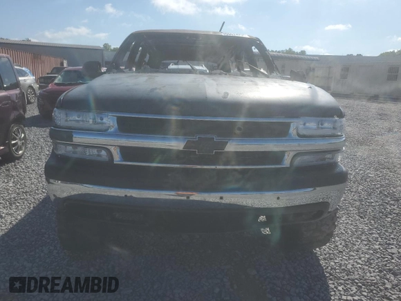 2003 Chevrolet Tahoe LS z VIN 1GNEC13Z03J273863, wystawiony jako Copart lot #56574255 z przebiegiem Nie podano mil oraz Szkoda całkowita • Salvage title. Historia ofert i sprzedaży dostępna na DreamBid. Obrazek 5.