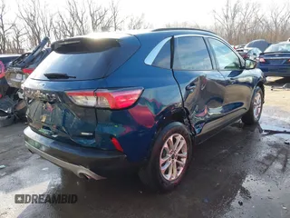 2020 Ford Escape SE with VIN 1FMCU9G60LUB37190, listed as a IAAI auction lot 41641727 with 24,845 mi miles. Bid and sale history available at carsss.com. Image 4.