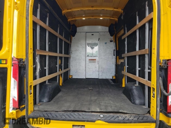 2021 Ford Transit Cargo z VIN 1FTBR1X87MKA53692, wystawiony jako Copart lot #60578005 z przebiegiem 86 989 mil mil oraz Czysty tytuł • Clean title. Historia ofert i sprzedaży dostępna na DreamBid. Obrazek 10.