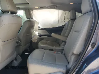 2018 Toyota Highlander Limited with VIN 5TDDZRFH9JS864309, listed as a Copart auction lot 58119095 with 82,617 mi miles and Salvage title. Bid and sale history available at DreamBid. Image 11.