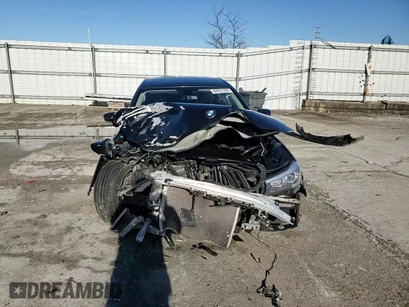 2018 BMW 7 Series 740i xDrive with VIN WBA7E4C53JGV24022, listed as a Copart auction lot 84907394 with 0 mi miles and Salvage Title. Bid and sale history available at carsss.com. Image 10.