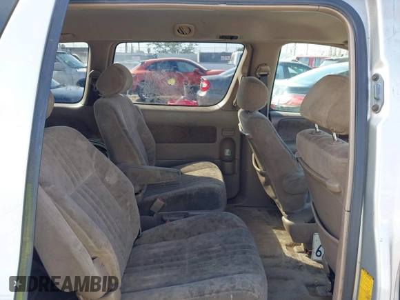 2001 Toyota Sienna LE with VIN 4T3ZF13C21U352205, listed as a IAAI auction lot 41904160 with 185,293 mi miles. Bid and sale history available at carsss.com. Image 8.
