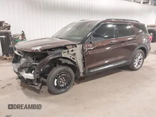 2020 Ford Explorer XLT with VIN 1FMSK8DHXLGA27909, listed as a IAAI auction lot 40822423 with 90,458 mi miles. Bid and sale history available at carsss.com. Image 2.