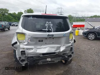 2015 Jeep Renegade Latitude z VIN ZACCJBBT2FPC28341, wystawiony jako IAAI lot #42286301 z przebiegiem 120 676 mil mil oraz . Historia ofert i sprzedaży dostępna na DreamBid. Obrazek 6.