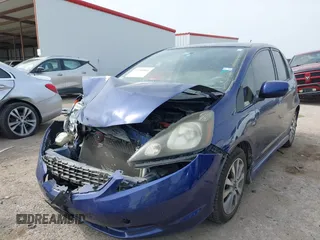 2013 Honda Fit Sport with VIN JHMGE8H54DC027896, listed as a IAAI auction lot 41933061 with 137,696 mi miles. Bid and sale history available at carsss.com. Image 17.