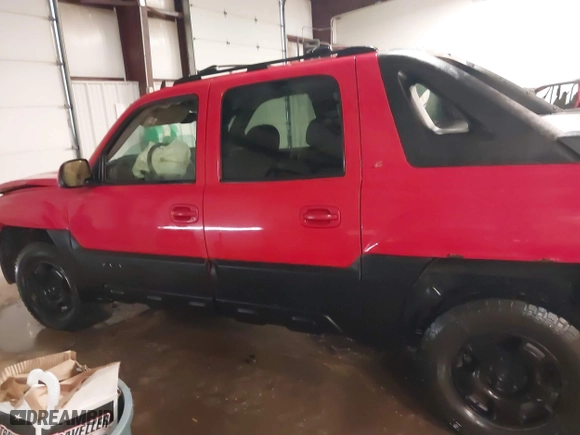 2006 Chevrolet Avalanche Z71 with VIN 3GNEK12Z36G125541, listed as a IAAI auction lot 41573253 with 324,905 mi miles. Bid and sale history available at carsss.com. Image 15.