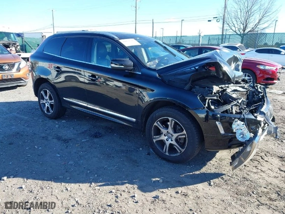 2015 Volvo XC60 T6 with VIN YV4902RK1F2692206, listed as a IAAI auction lot 41031485 with NaN miles. Bid and sale history available at carsss.com. Image 1.