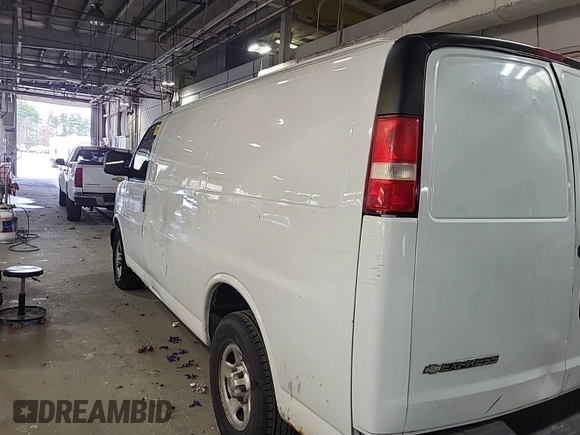 2005 Chevrolet Express Cargo z VIN 1GCFG15X451215108, wystawiony jako IAAI lot #42607984 z przebiegiem 127 758 mil mil oraz . Historia ofert i sprzedaży dostępna na DreamBid. Obrazek 5.