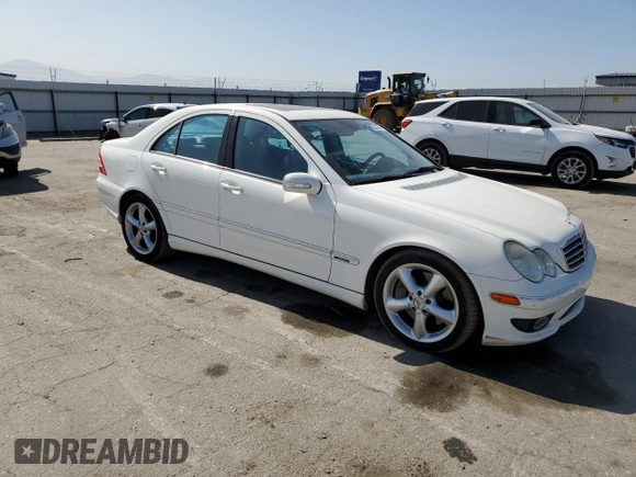 2005 Mercedes-Benz C 320 с VIN WDBRF64J35F573425, выставлен на аукционе Copart как лот 60815455 с пробегом 116 054 миль миль и Списание • Salvage title. История ставок и продаж доступна на DreamBid. Изображение 4.