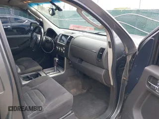 2005 Nissan Pathfinder SE z VIN 5N1AR18W25C701343, wystawiony jako IAAI lot #42209613 z przebiegiem 231 149 mil mil oraz . Historia ofert i sprzedaży dostępna na DreamBid. Obrazek 5.