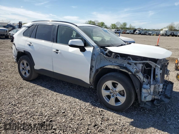 2021 Toyota RAV4 XLE with VIN JTMW1RFV2MJ022824, listed as a Copart auction lot 49426095 with 288,572 mi miles and Clean Title. Bid and sale history available at carsss.com. Image 4.