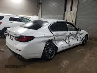 2023 BMW 5 Series 530e z VIN WBA13AG00PCM94423, wystawiony jako Copart lot #41517625 z przebiegiem 16 339 mil mil oraz Szkoda całkowita • Salvage title. Historia ofert i sprzedaży dostępna na DreamBid. Obrazek 3.