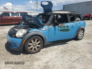2013 MINI Clubman S z VIN WMWZG3C51DT576354, wystawiony jako Copart lot #56855795 z przebiegiem Nie podano mil oraz Nie do naprawy • Non repairable. Historia ofert i sprzedaży dostępna na DreamBid. Obrazek 1.
