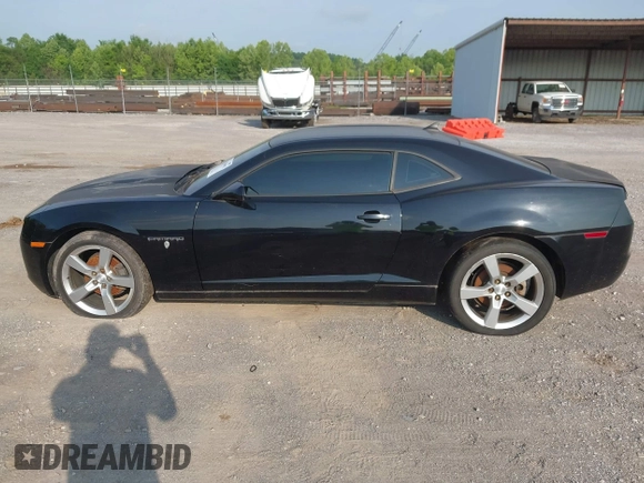 2011 Chevrolet Camaro 2LS z VIN 2G1FA1ED2B9135538, wystawiony jako IAAI lot #42294991 z przebiegiem 173 126 mil mil oraz . Historia ofert i sprzedaży dostępna na DreamBid. Obrazek 14.