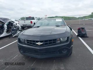 2012 Chevrolet Camaro 2LS z VIN 2G1FA1E32C9154339, wystawiony jako IAAI lot #42041941 z przebiegiem 130 772 mil mil oraz . Historia ofert i sprzedaży dostępna na DreamBid. Obrazek 12.