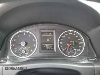 2010 Volkswagen Tiguan Wolfsburg Edition z VIN WVGAV7AX6AW526069, wystawiony jako Copart lot #48891465 z przebiegiem 148 424 mil mil oraz Szkoda całkowita • Salvage title. Historia ofert i sprzedaży dostępna na DreamBid. Obrazek 9.