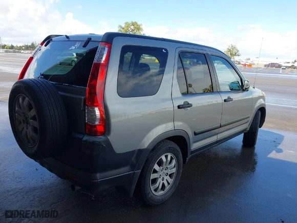 2006 Honda CR-V EX with VIN JHLRD688X6C016760, listed as a IAAI auction lot 41826866 with 294,185 mi miles. Bid and sale history available at carsss.com. Image 4.