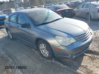 2010 Chrysler Sebring Touring z VIN 1C3CC4FB3AN123319, wystawiony jako IAAI lot #42030284 z przebiegiem 92 216 mil mil oraz . Historia ofert i sprzedaży dostępna na DreamBid. Obrazek 1.