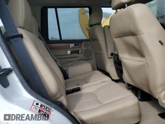 2016 Land Rover LR4 HSE with VIN SALAG2V67GA806049, listed as a Copart auction lot 62897555 with 117,841 mi miles and Salvage title. Bid and sale history available at DreamBid. Image 11.
