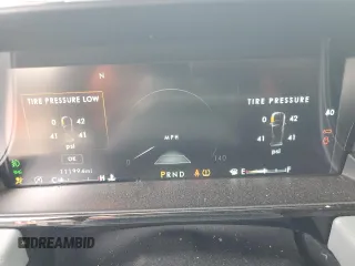 2019 Lincoln Navigator Reserve с VIN 5LMJJ3LT0KEL12472, выставлен на аукционе Copart как лот 45756865 с пробегом 111 994 миль миль и На запчасти • Non repairable. История ставок и продаж доступна на DreamBid. Изображение 9.