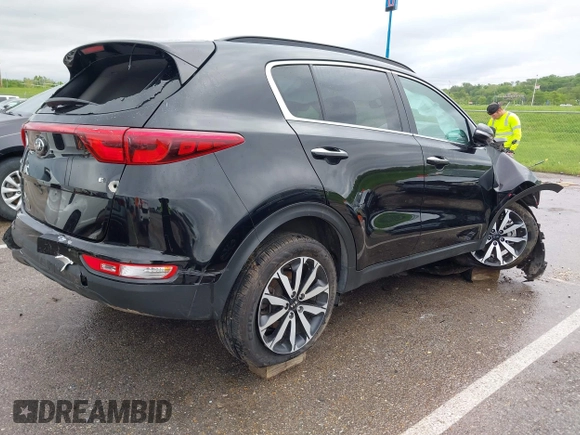 2018 Kia Sportage EX z VIN KNDPN3AC8J7382796, wystawiony jako IAAI lot #42161431 z przebiegiem 42 666 mil mil oraz . Historia ofert i sprzedaży dostępna na DreamBid. Obrazek 4.