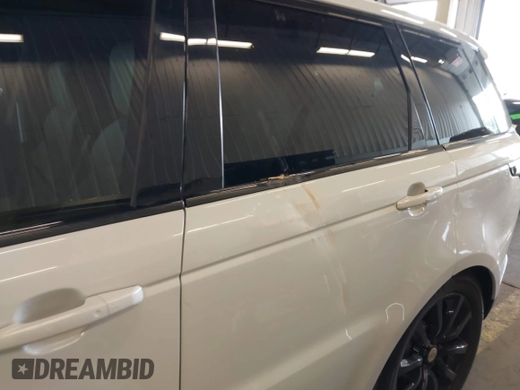 2017 Land Rover Range Rover Sport z VIN SALWR2FE7HA148711, wystawiony jako IAAI lot #40008072 z przebiegiem 100 448 mil mil oraz . Historia ofert i sprzedaży dostępna na DreamBid. Obrazek 18.