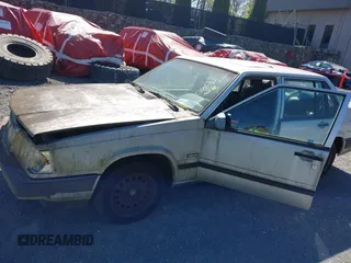 1991 Volvo 900 z VIN YV1JA8942M3020643, wystawiony jako IAAI lot #42130496 z przebiegiem 57 529 mil mil oraz . Historia ofert i sprzedaży dostępna na DreamBid. Obrazek 6.