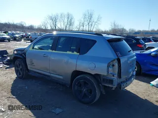2017 Jeep Compass High Altitude z VIN 1C4NJCEB5HD166016, wystawiony jako IAAI lot #41843930 z przebiegiem 146 161 mil mil oraz . Historia ofert i sprzedaży dostępna na DreamBid. Obrazek 3.
