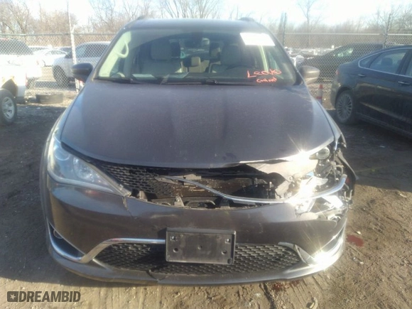 2017 Chrysler Pacifica Touring-L with VIN 2C4RC1BG1HR569567, listed as a IAAI auction lot 41359446 with NaN miles. Bid and sale history available at carsss.com. Image 12.