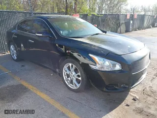 2013 Nissan Maxima 3.5 S with VIN 1N4AA5AP4DC815502, listed as a IAAI auction lot 41971700 with 199,258 mi miles. Bid and sale history available at carsss.com. Image 1.