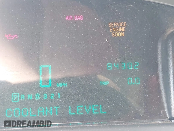 1999 Cadillac DeVille z VIN 1G6KD54Y8XU771788, wystawiony jako IAAI lot #41734590 z przebiegiem 84 302 mil mil oraz . Historia ofert i sprzedaży dostępna na DreamBid. Obrazek 15.