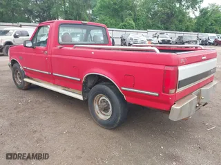 1992 Ford F-250 HD with VIN 1FTHF25H9NNA35383, listed as a IAAI auction lot 41969706 with 1 mi miles. Bid and sale history available at carsss.com. Image 3.