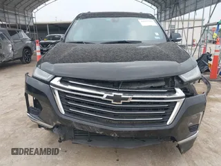 2023 Chevrolet Traverse LT Cloth z VIN 1GNERGKW4PJ303672, wystawiony jako IAAI lot #42162184 z przebiegiem 35 685 mil mil oraz . Historia ofert i sprzedaży dostępna na DreamBid. Obrazek 13.