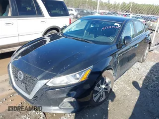 2021 Nissan Altima 2.5 S with VIN 1N4BL4BV7MN385037, listed as a IAAI auction lot 41201561 with 120,076 mi miles. Bid and sale history available at carsss.com. Image 17.