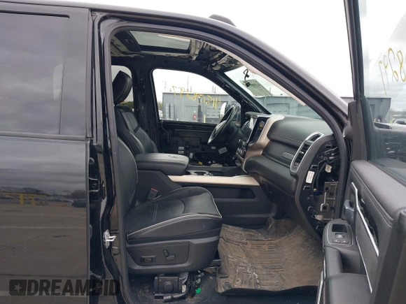 2019 Ram 2500 Laramie with VIN 3C6UR5FJ6KG574757, listed as a IAAI auction lot 41808297 with 33,981 mi miles. Bid and sale history available at carsss.com. Image 5.
