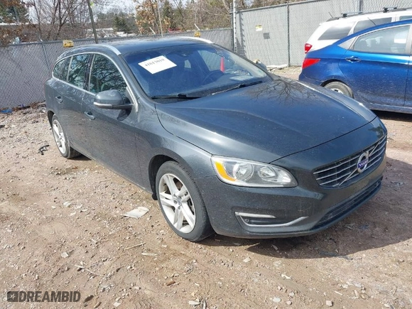 2015 Volvo V60 T5 Drive-E Premier with VIN YV140MEK1F1258057, listed as a IAAI auction lot 41813010 with 191,118 mi miles. Bid and sale history available at carsss.com. Image 1.