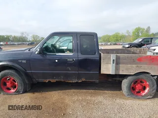 2001 Ford Ranger XL Fleet z VIN 1FTZR15E21TA14005, wystawiony jako IAAI lot #42212472 z przebiegiem 145 933 mil mil oraz . Historia ofert i sprzedaży dostępna na DreamBid. Obrazek 15.