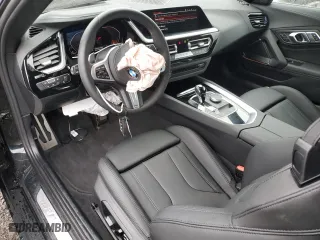 2025 BMW Z4 sDrive30i with VIN WBAHF3C06SWY43759, listed as a Copart auction lot 52188975 with 1,638 mi miles and Salvage Title. Bid and sale history available at carsss.com. Image 8.