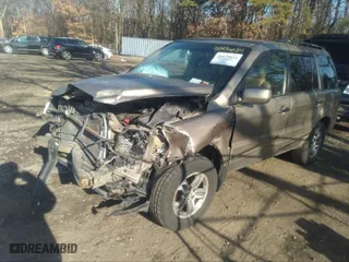 2004 Honda Pilot EX with VIN 2HKYF18624H575774, listed as a IAAI auction lot 39404689 with 1 mi miles. Bid and sale history available at carsss.com. Image 2.