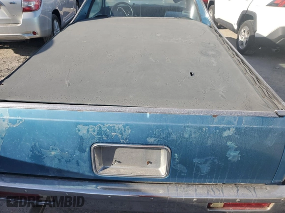 1987 Chevrolet El Camino z VIN 3GCCW80Z9HS905561, wystawiony jako Copart lot #75401604 z przebiegiem 32 958 mil mil oraz Szkoda całkowita • Salvage title. Historia ofert i sprzedaży dostępna na DreamBid. Obrazek 10.