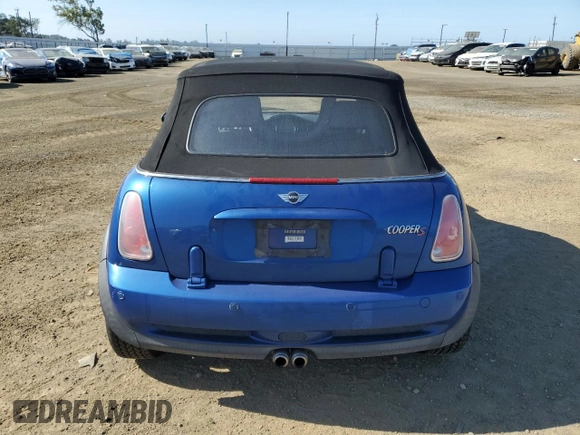 2005 MINI Convertible S z VIN WMWRH33565TK56154, wystawiony jako Copart lot #55860025 z przebiegiem 59 672 mil mil oraz Szkoda całkowita • Salvage title. Historia ofert i sprzedaży dostępna na DreamBid. Obrazek 6.