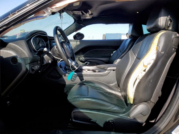 2015 Dodge Challenger SXT Plus z VIN 2C3CDZBG2FH723521, wystawiony jako Copart lot #52642195 z przebiegiem 145 834 mil mil oraz Szkoda całkowita • Salvage title. Historia ofert i sprzedaży dostępna na DreamBid. Obrazek 7.
