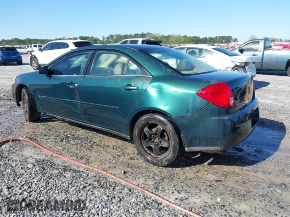2007 Pontiac G6 1SV Value Leader with VIN 1G2ZF58B974213514, listed as a IAAI auction lot 41988782 with 283,986 mi miles. Bid and sale history available at carsss.com. Image 3.