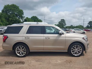 2018 Ford Expedition Platinum with VIN 1FMJU1MT6JEA33748, listed as a IAAI auction lot 42144346 with 188,585 mi miles. Bid and sale history available at carsss.com. Image 13.