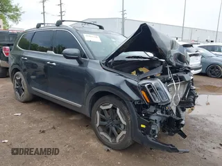 2023 Kia Telluride S with VIN 5XYP6DGC7PG339945, listed as a IAAI auction lot 41903398 with 25,072 mi miles and . Bid and sale history available at carsss.com. Image 1.