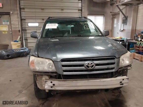 2005 Toyota Highlander with VIN JTEDP21A450080017, listed as a IAAI auction lot 41719540 with 188,966 mi miles. Bid and sale history available at carsss.com. Image 13.