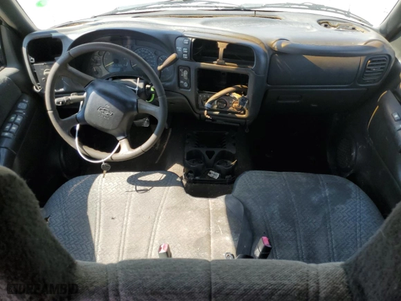1999 Chevrolet Blazer LS with VIN 1GNDT13WXX2150024, listed as a Copart auction lot 71781074 with 271,768 mi miles and Salvage Title. Bid and sale history available at carsss.com. Image 8.